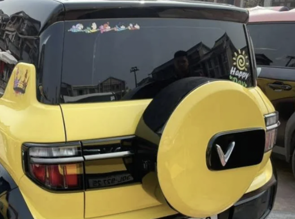 Xevaban.com 214 Giải Phóng là đơn vị chuyên cung cấp đồ chơi vf3, phụ kiện vf3, vf3 accessories, vf3 toys, xevaban, 214 giải phóng, hộp để đồ giả lốp vf3, ốp lốp dự phòng vf3, lốp dự phòng vf3.